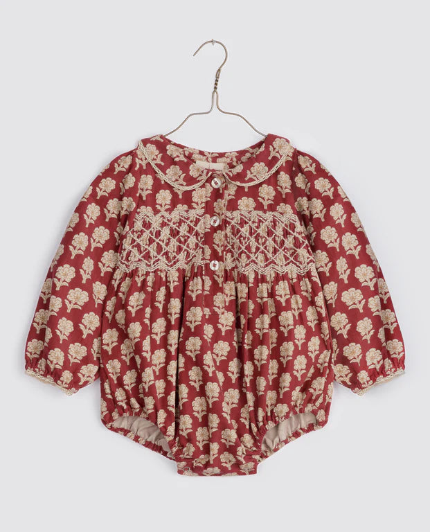 LITTLE COTTON CLOTHES EMILIE SMOCKED ROMPER / MYRTLE FLORAL BERRY
