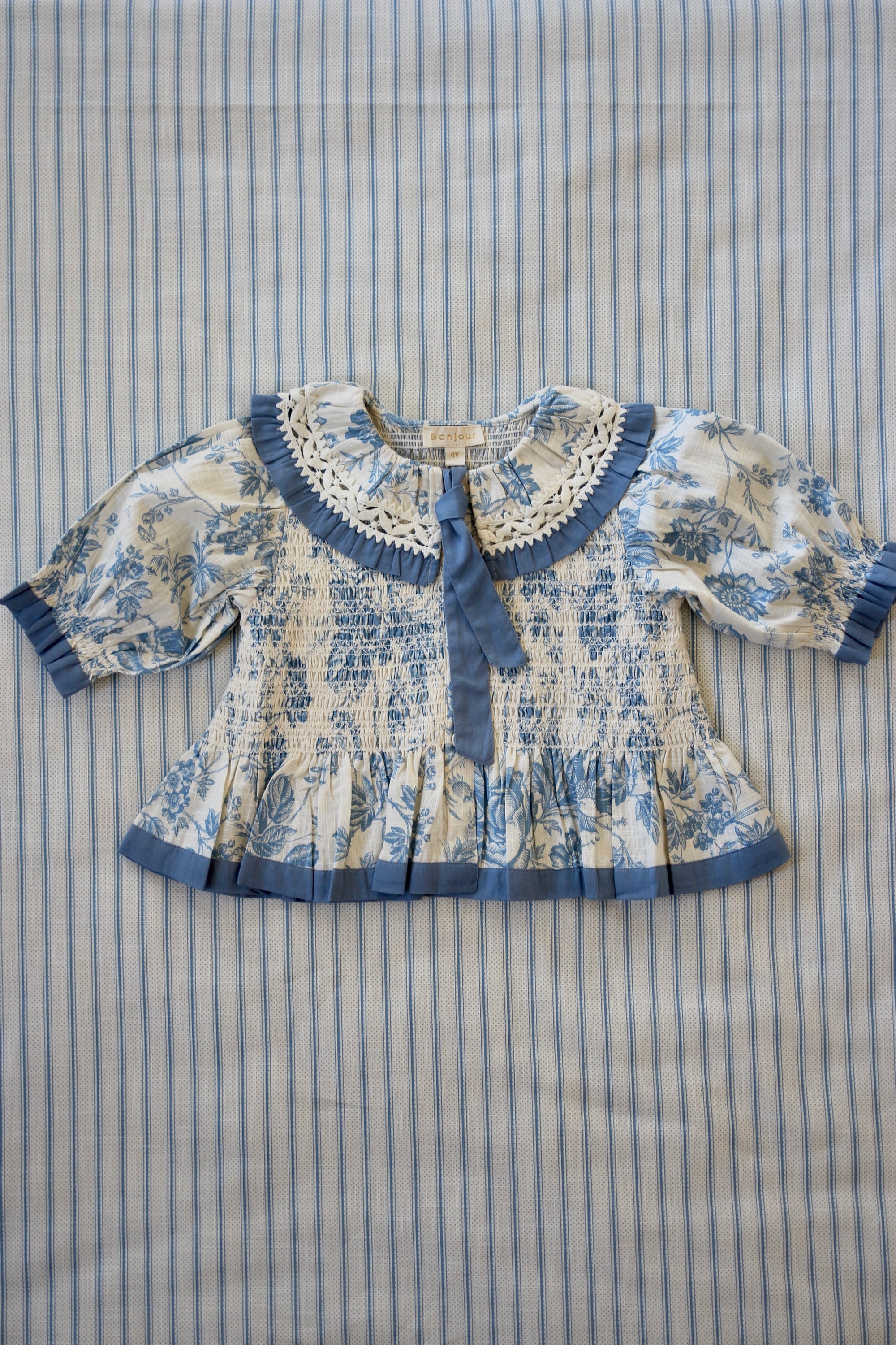 BONJOUR DIARY TIE BLOUSE / BLUE TAPESTRY