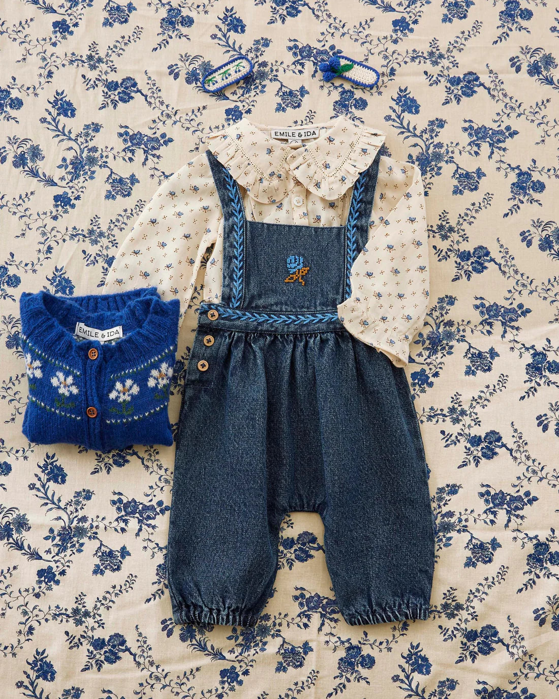 EMILE ET IDA Blue denim embroidered overalls / BABY