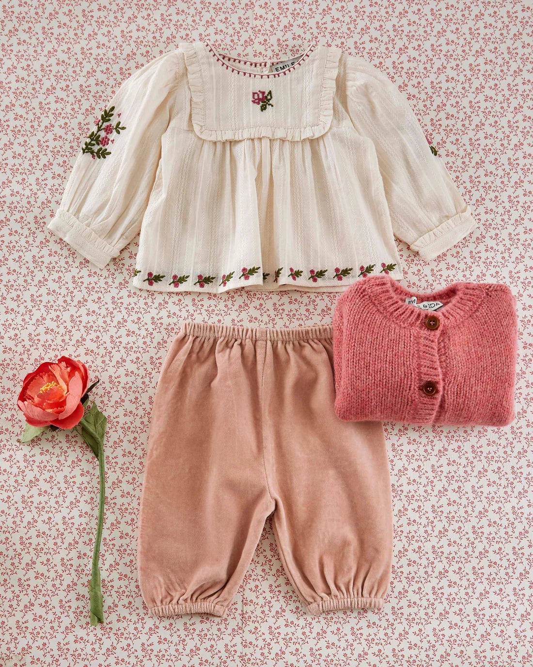 EMILE ET IDA TEXTURED BLOUSE W/ EMBROIDERED FLOWERS