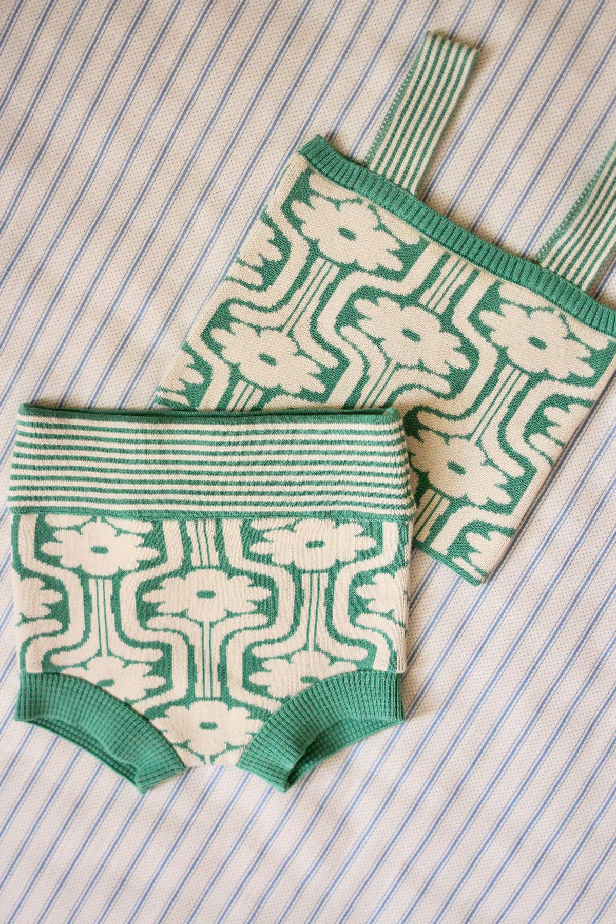 BONJOUR DIARY KNIT SET TOP + BOTTOM / GREEN
