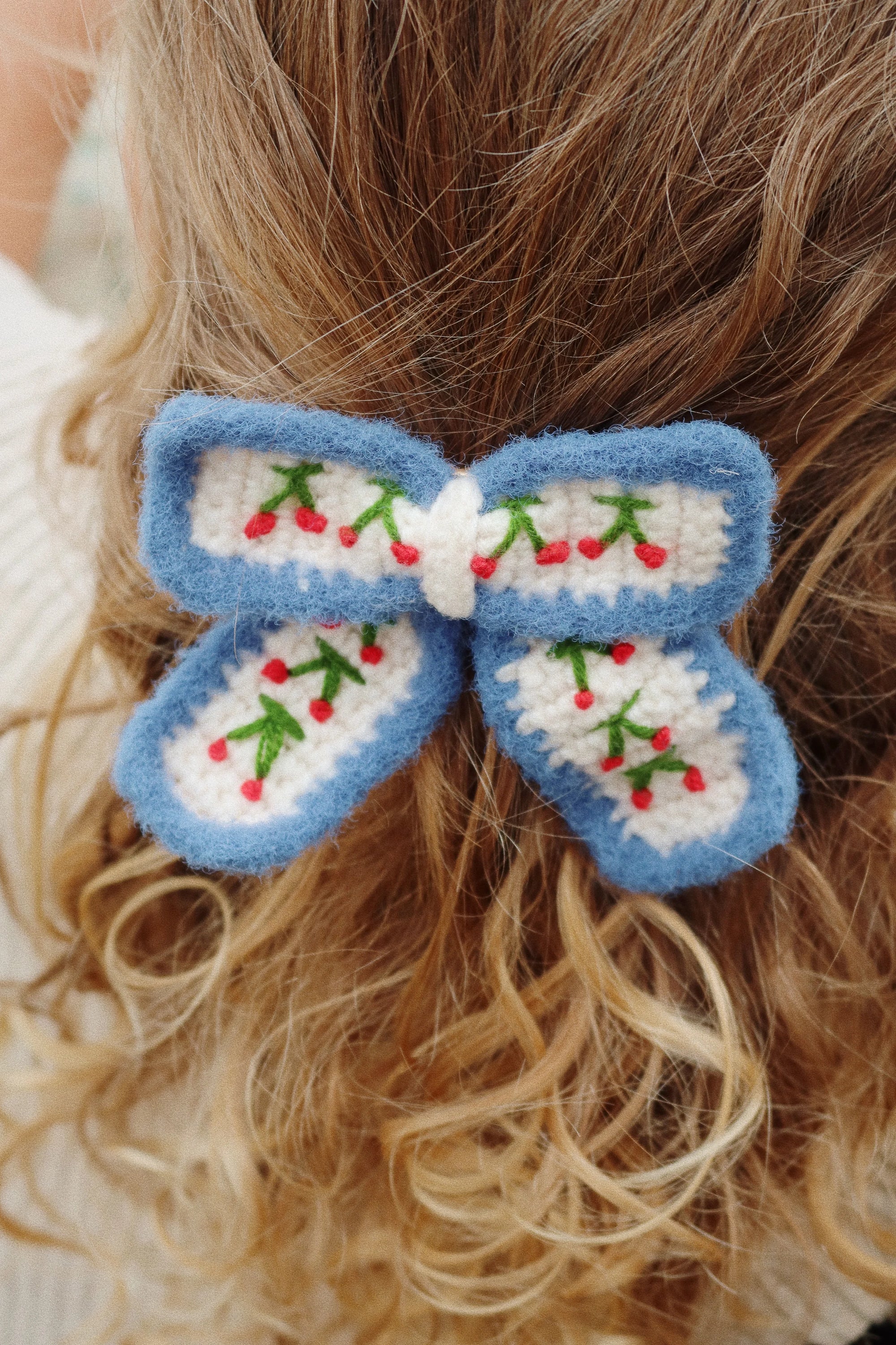 KONGES SLOJD cherry crochet bow clip
