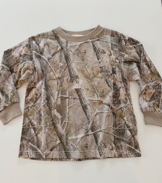 ESSENTIAL CAMO LONG SLEEVE TEE / REAL TREE