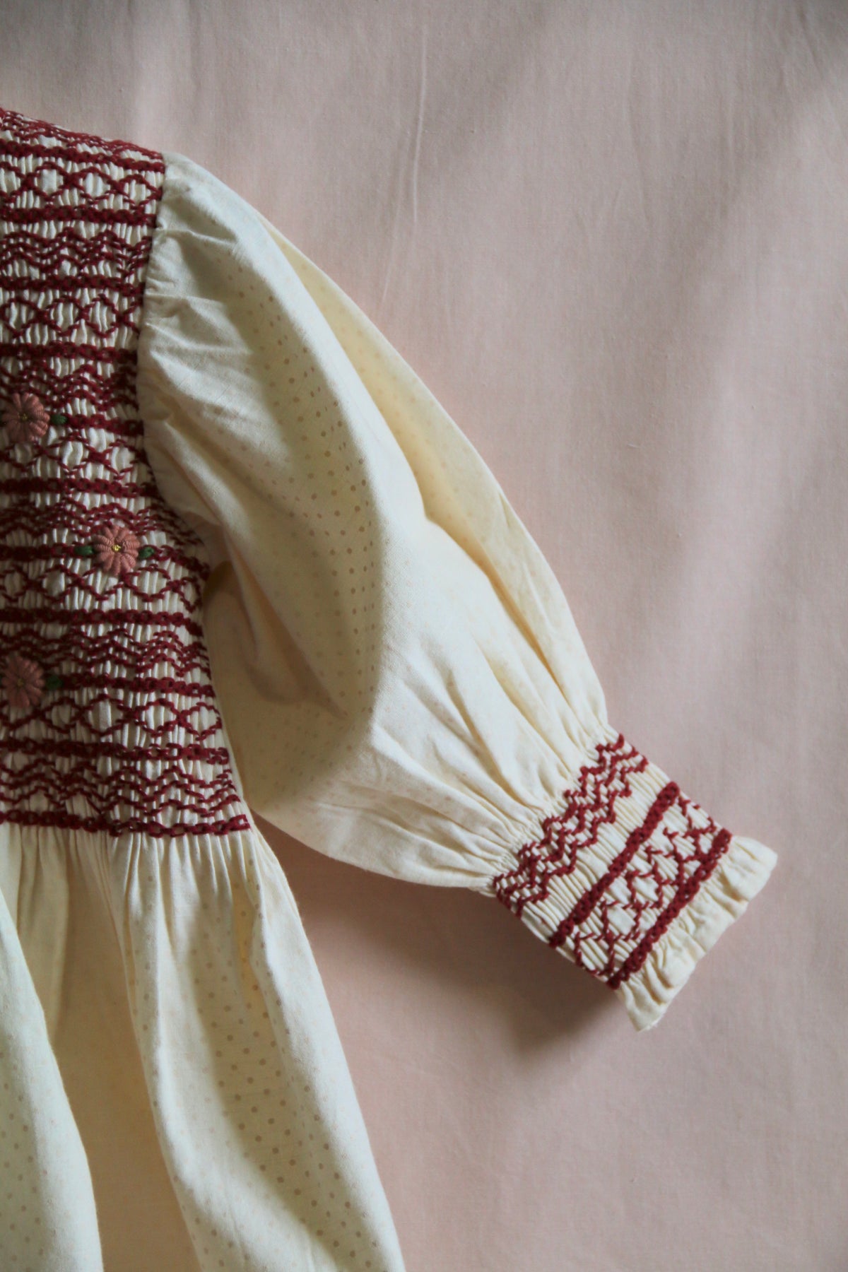 BONJOUR DIARY HANDSMOCK BLOUSE / IVORY POLKA DOT