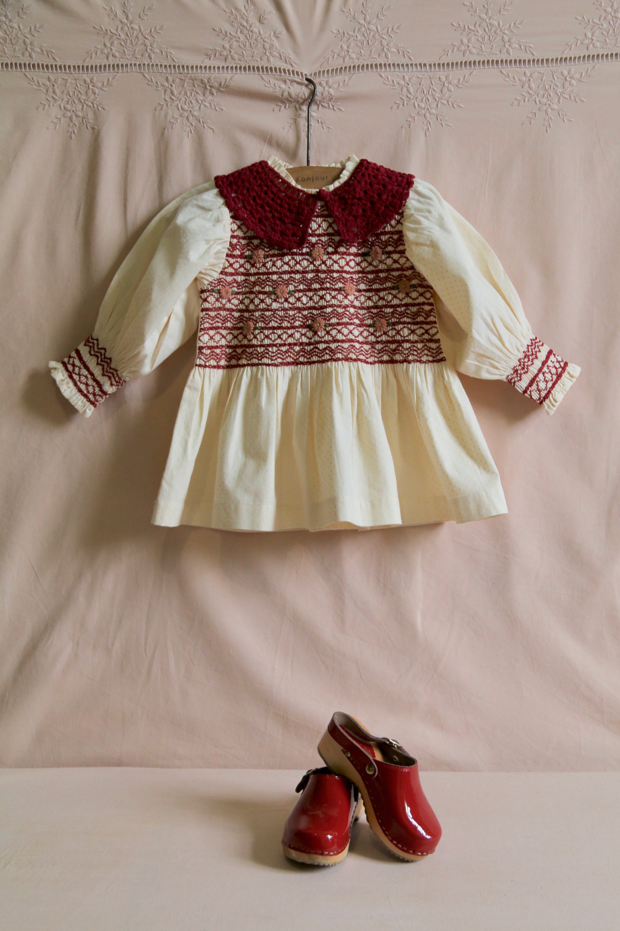 BONJOUR DIARY HANDSMOCK BLOUSE / IVORY POLKA DOT