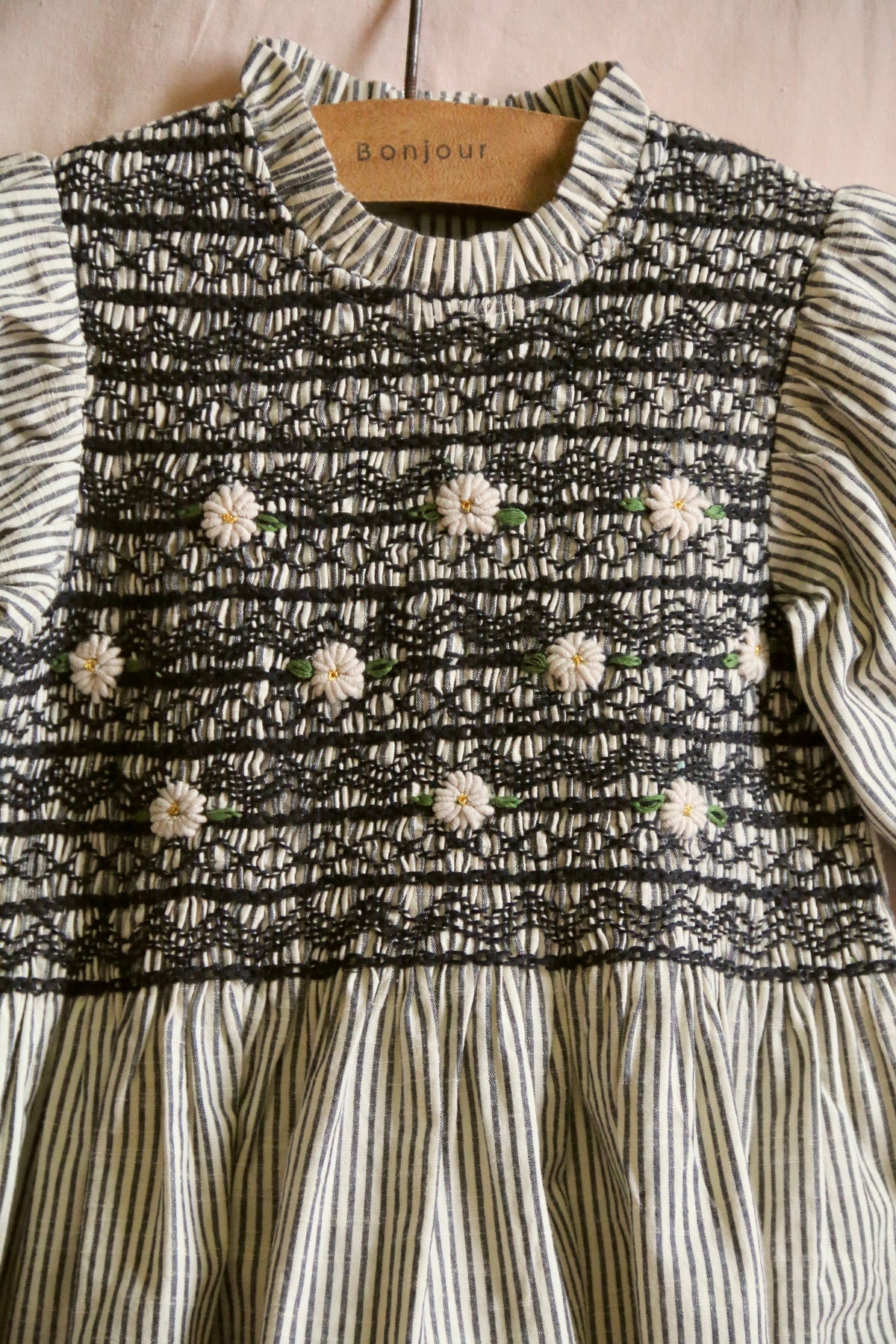 BONJOUR DIARY HANDSMOCK BLOUSE / BLACK STRIPE