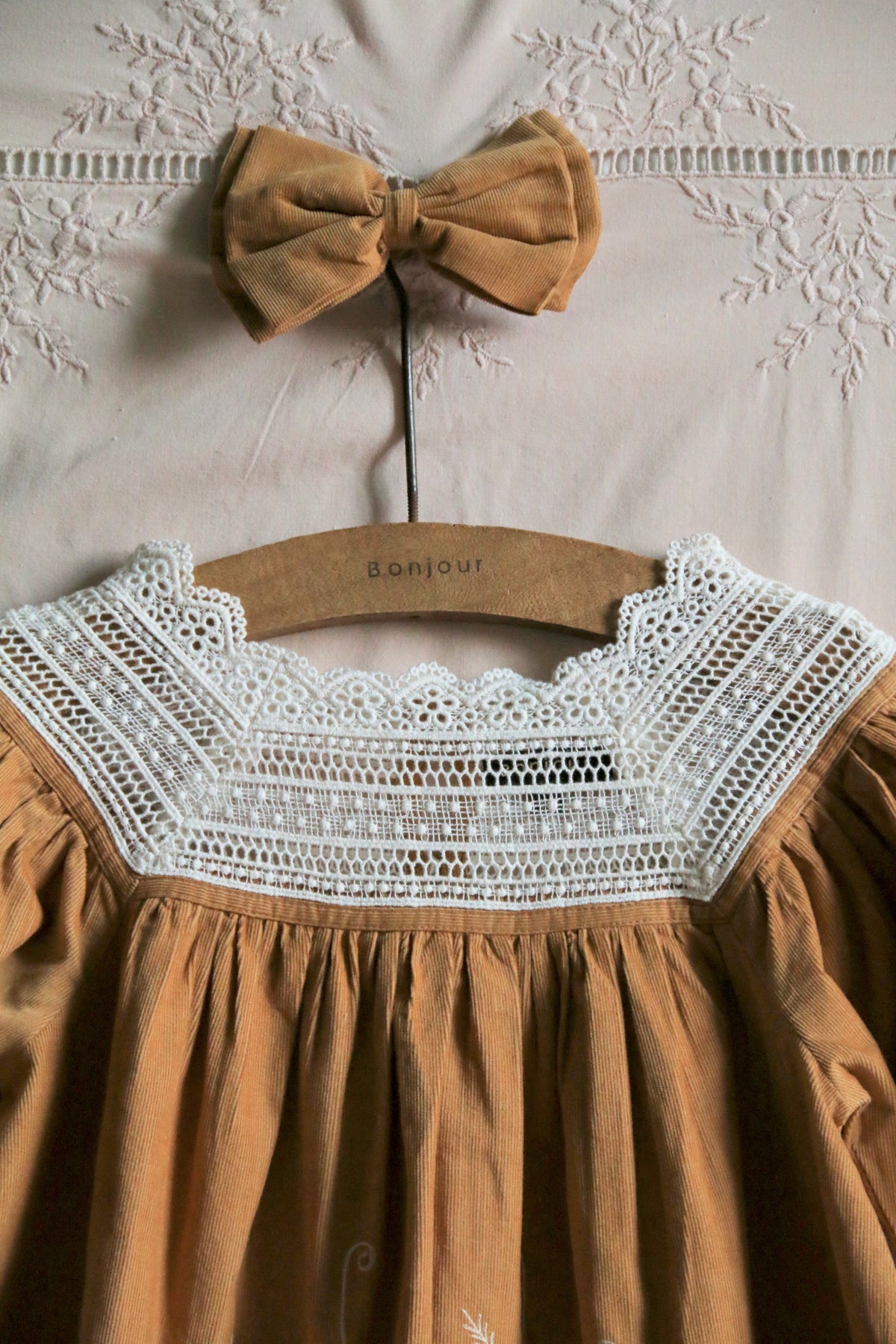 BONJOUR DIARY DRESS W/ HAIRCLIP / CURRY