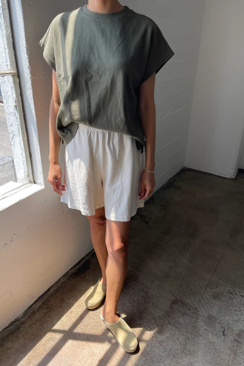 LE BON SHOPPE FLARED BASKETBALL SHORTS / NATUREL