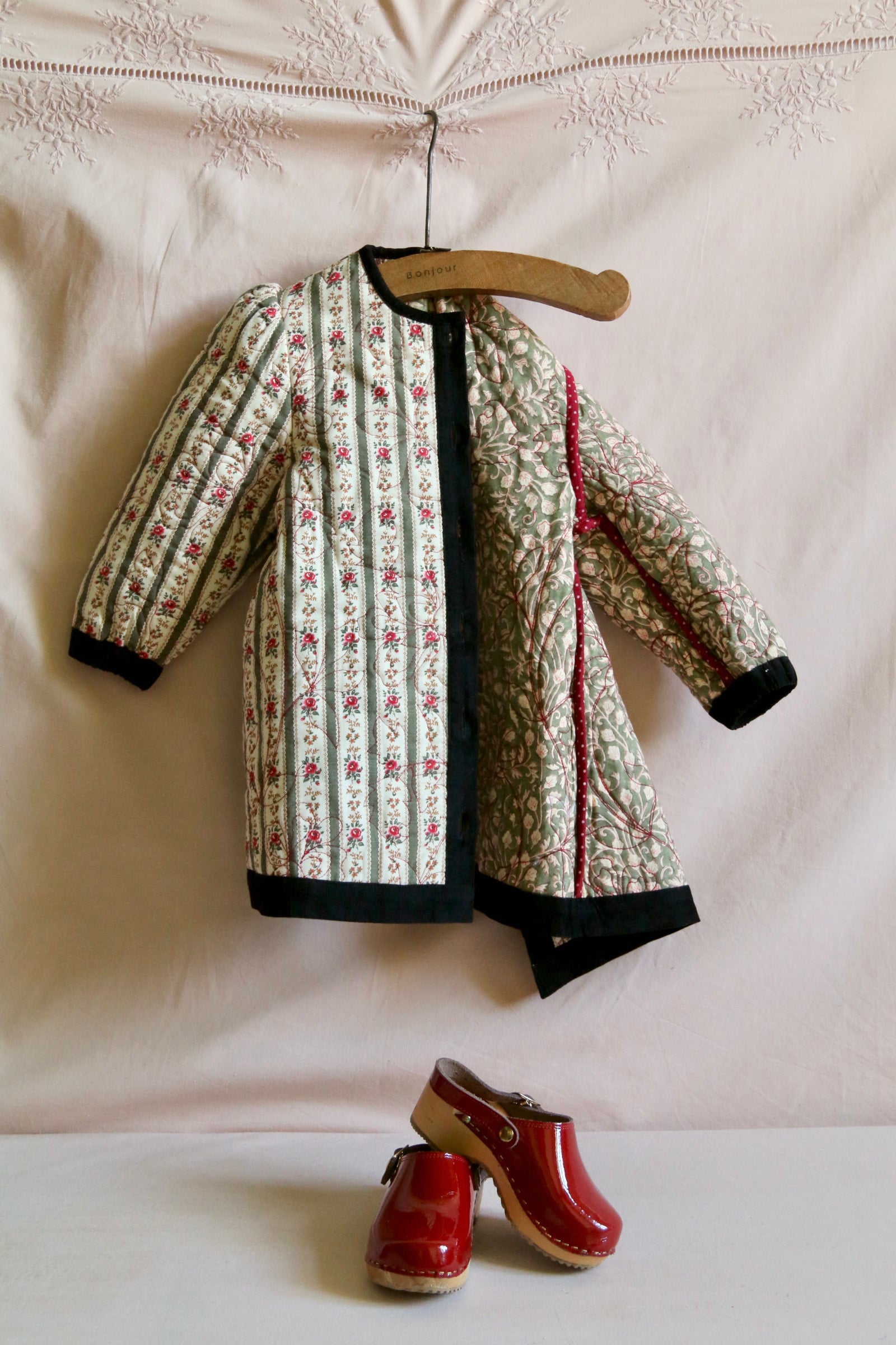 BONJOUR DIARY COAT DRESS + SCARF / KHAKI STRIPE TAPESTRY