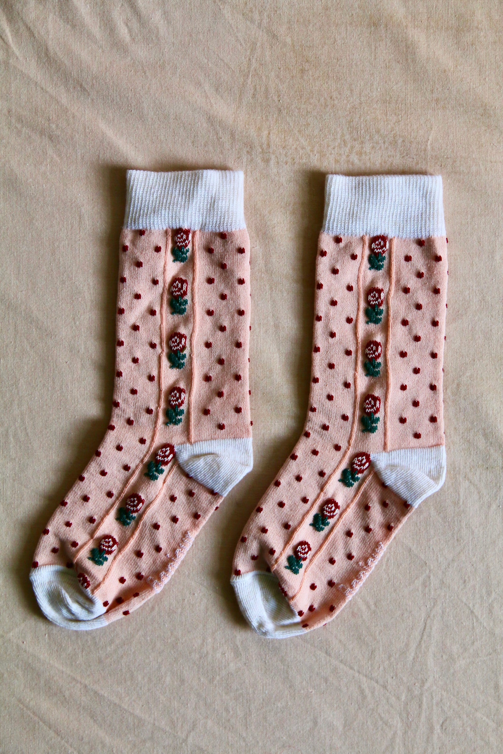 BONJOUR DIARY POLKA DOT FLOWER SOCKS / PINK