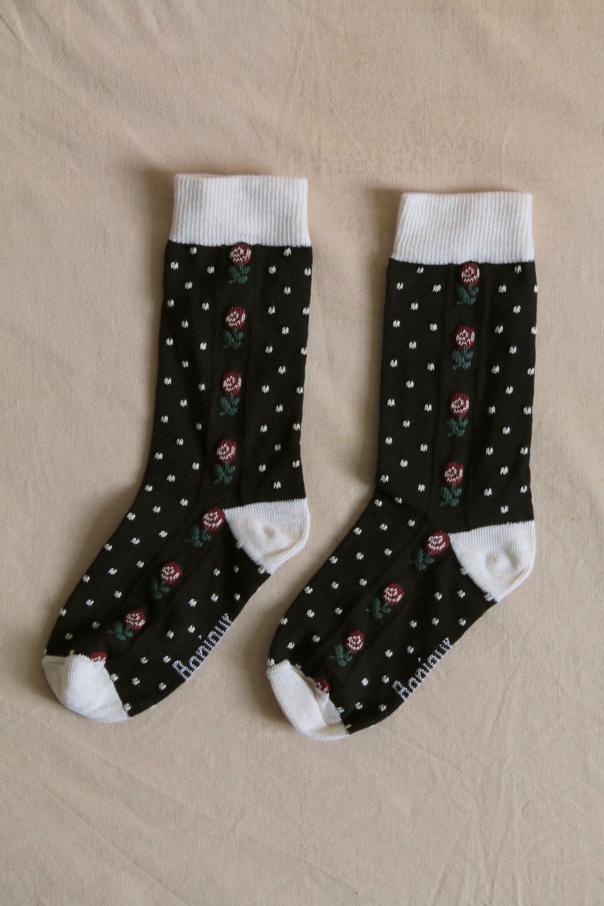 BONJOUR DIARY BLACK POLKA DOT FLOWER SOCKS