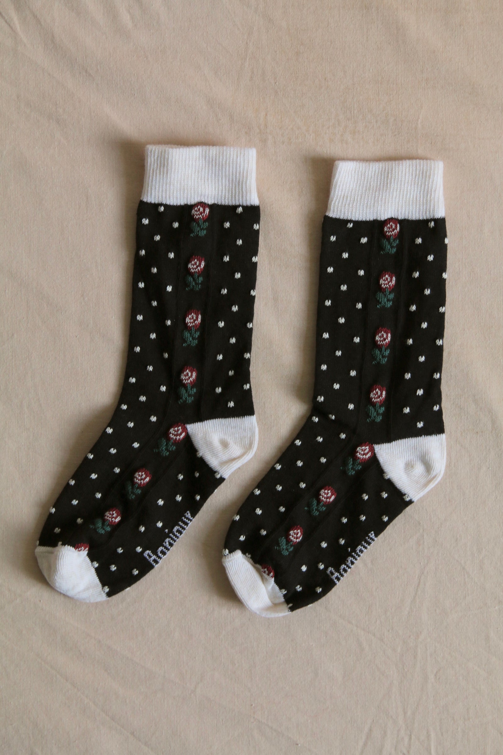 BONJOUR DIARY BLACK POLKA DOT FLOWER SOCKS