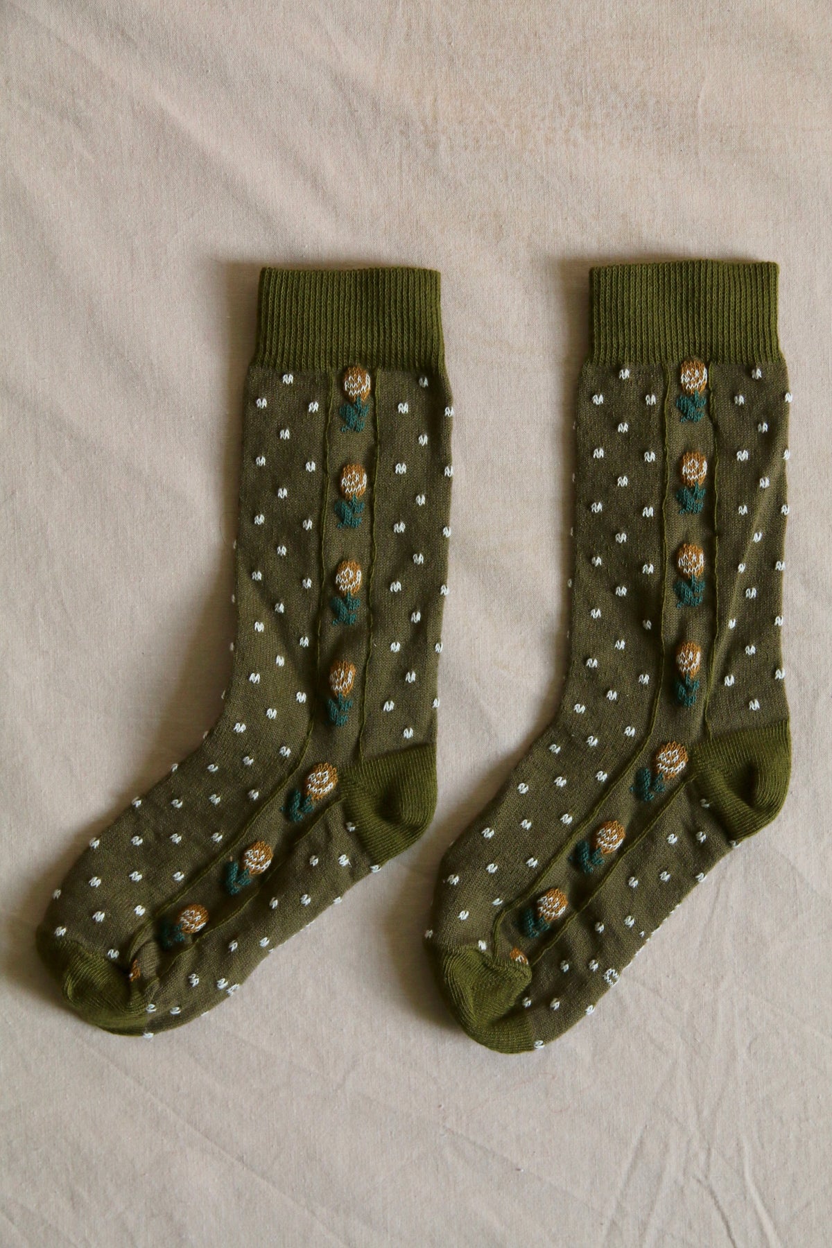 BONJOUR DIARY POLKA DOT FLOWER SOCKS / MOSS GREEN