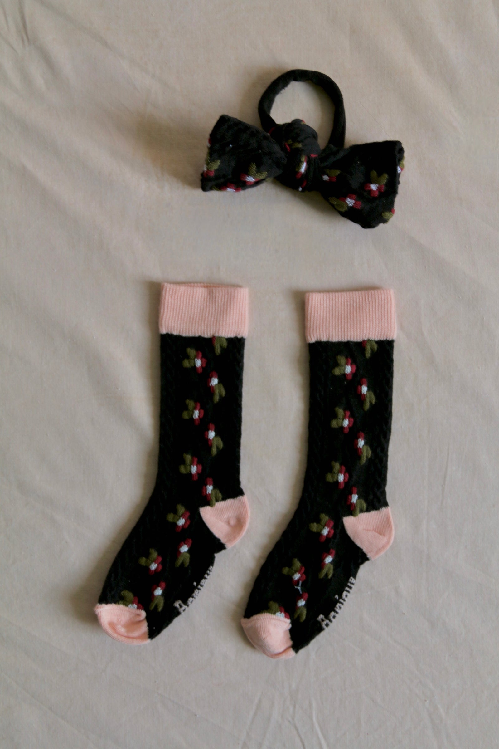 BONJOUR DIARY SOCKS / Farandole PINK BLACK socks + matching hair knot