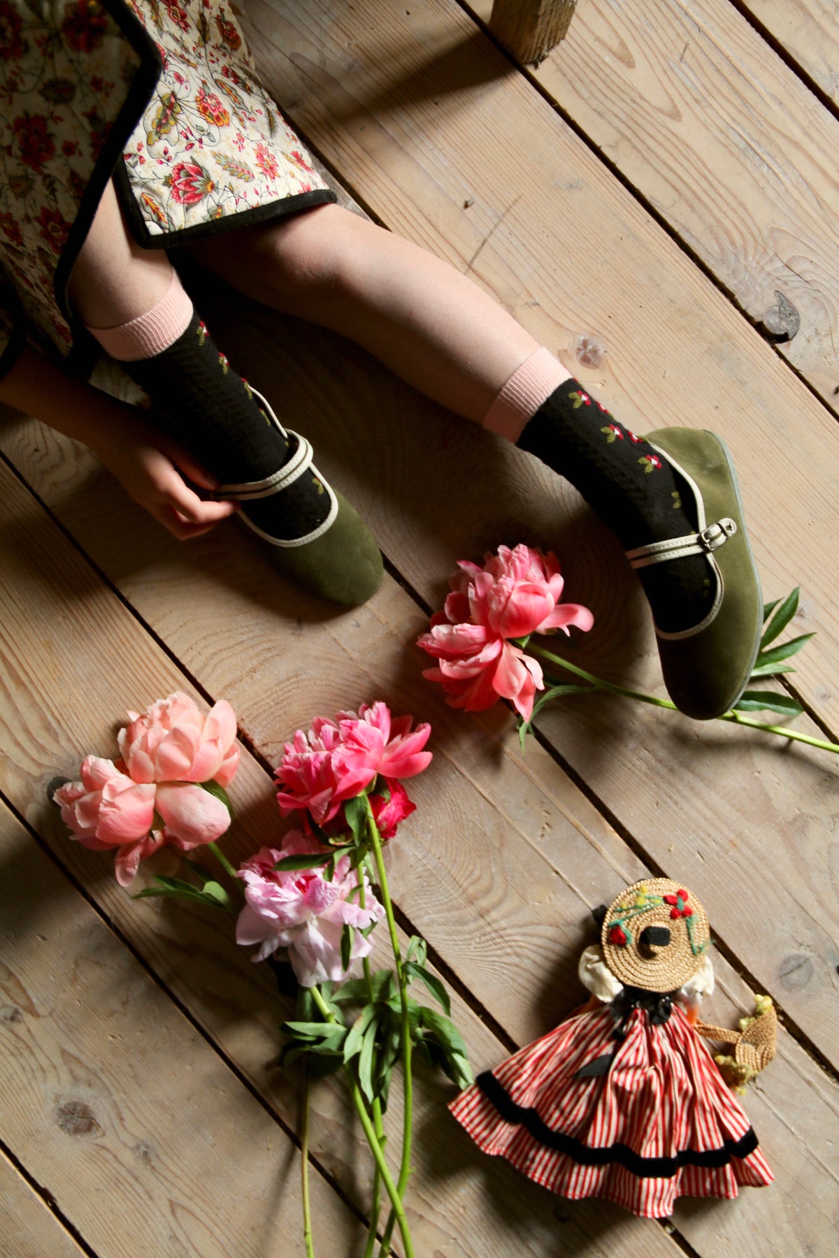 BONJOUR DIARY SOCKS / Farandole PINK BLACK socks + matching hair knot