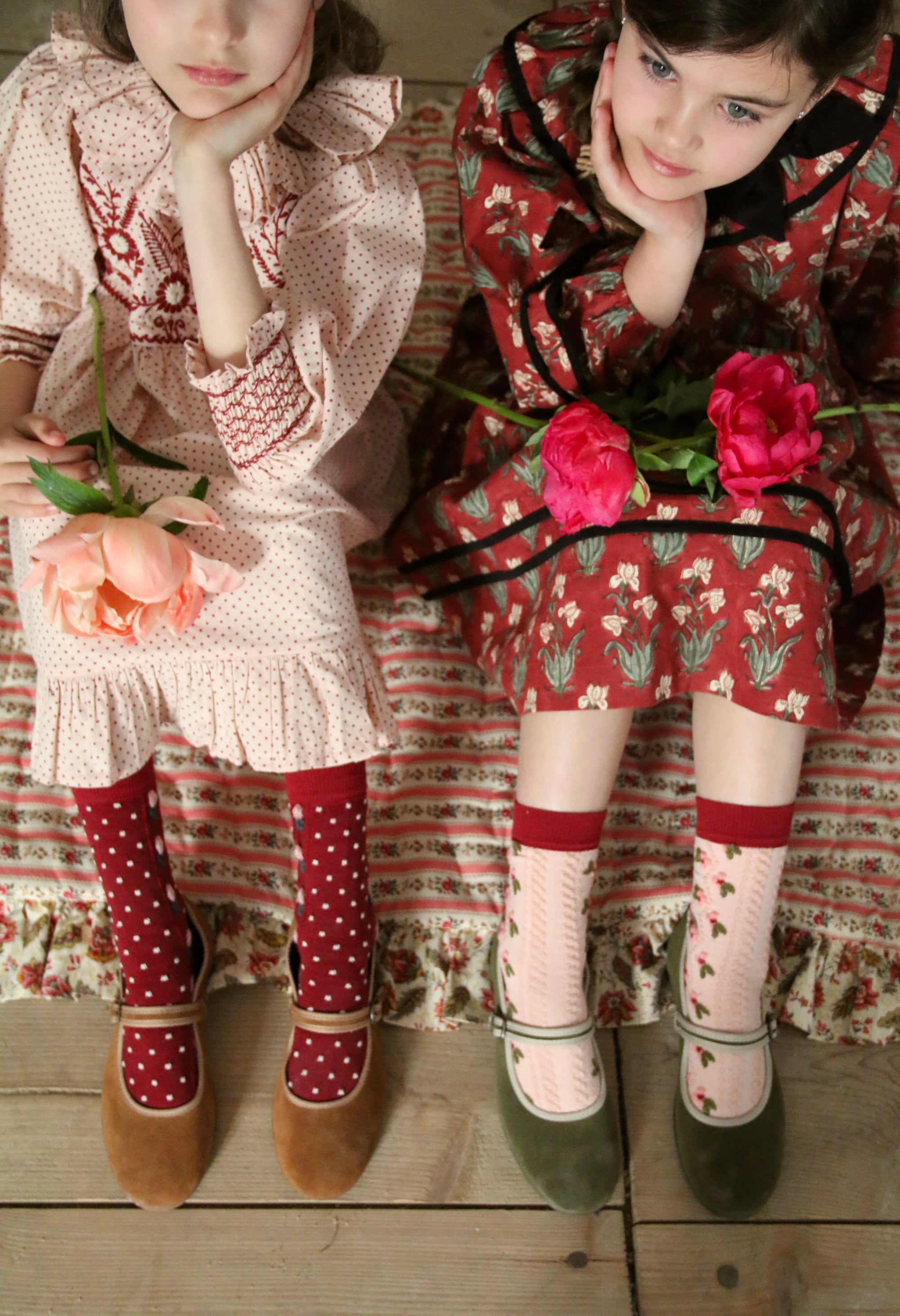 BONJOUR DIARY POLKA DOT FLOWER SOCKS / RED