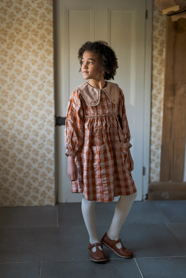 LITTLE COTTON CLOTHES LOTTIE DRESS / SEERSUCKER GINGHAM RUSSET