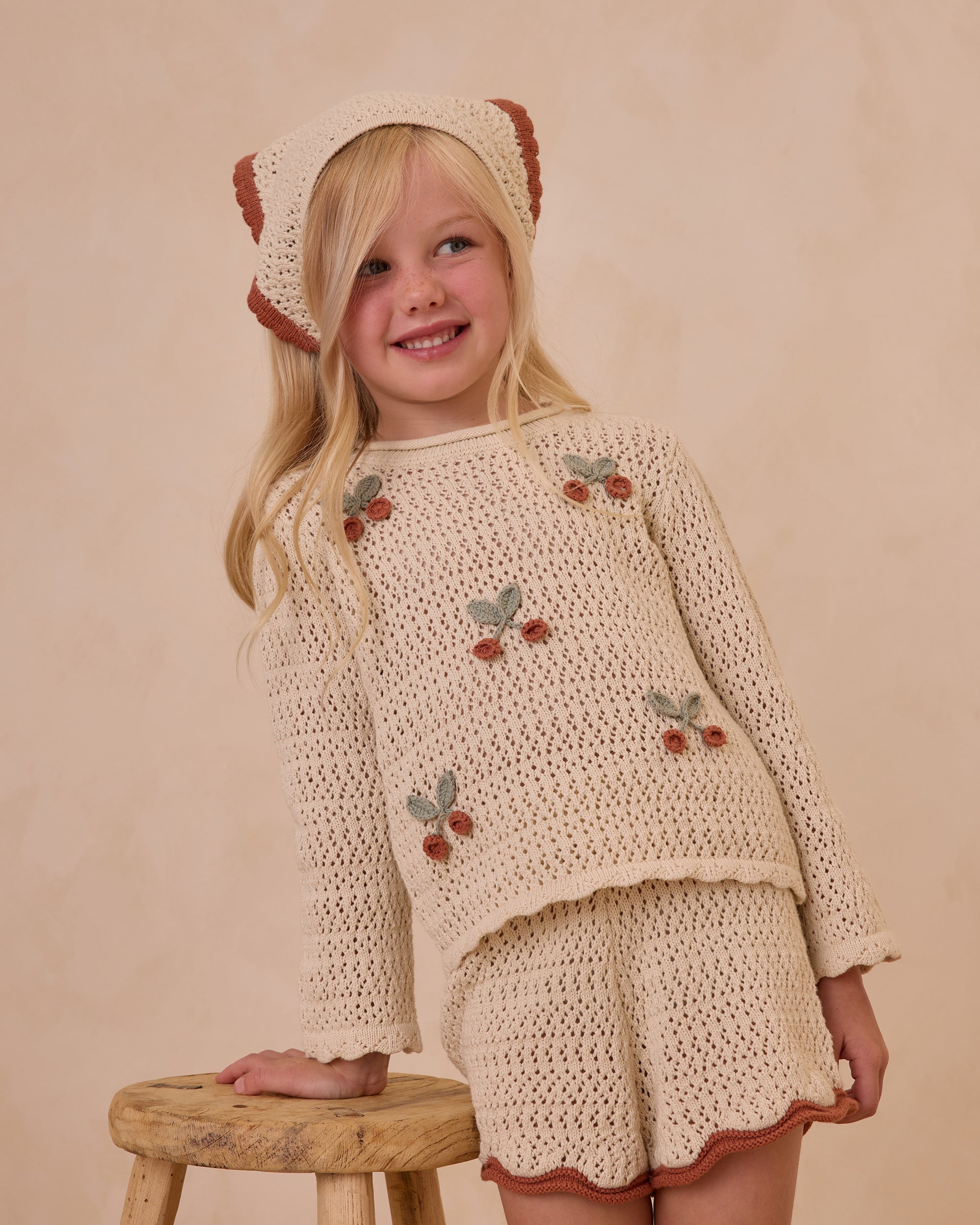 RYLEE + CRU CROCHET PULLOVER / CHERRIES