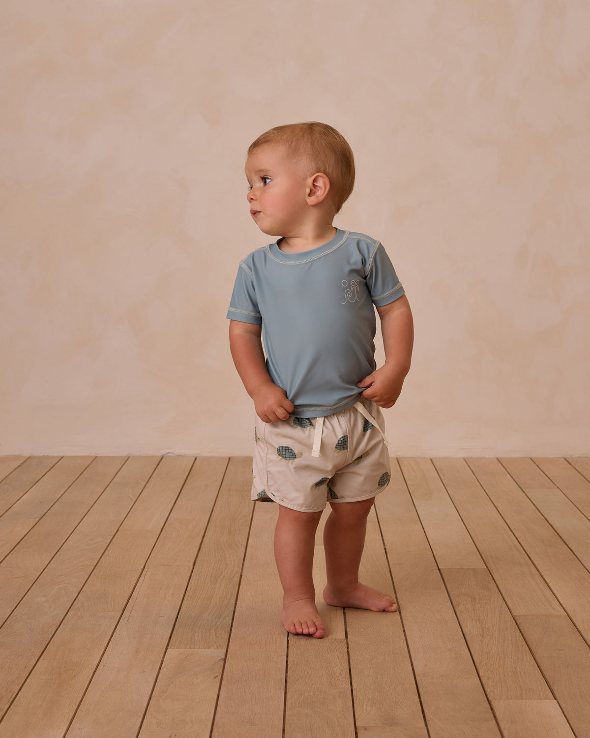 RYLEE + CRU SWIM TRUNK / SEA TURTLES