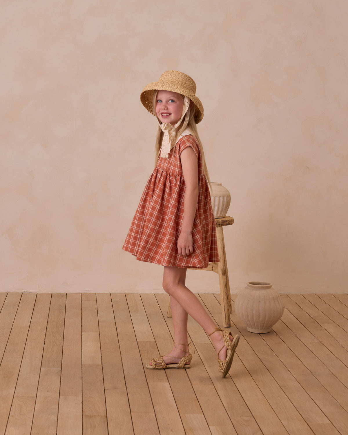 RYLEE + CRU COLLARED BABYDOLL DRESS / POPPY CHECK