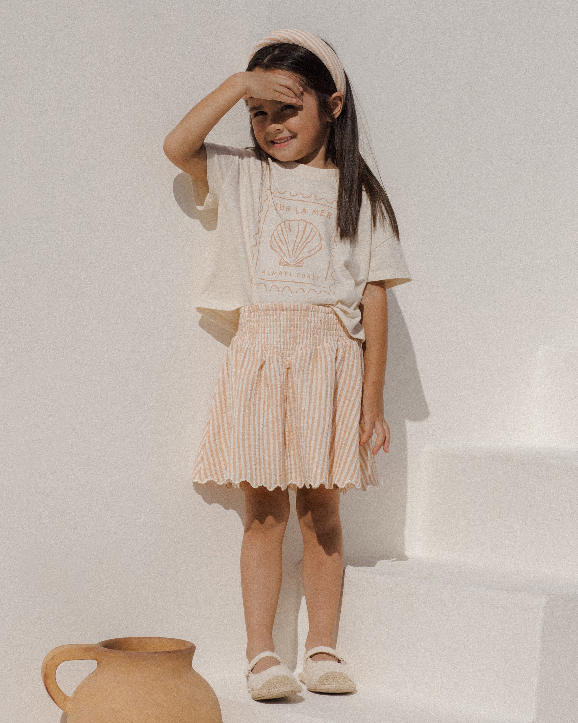 RYLEE + CRU SMOCKED V MINI SKIRT / GRAPEFRUIT STRIPE