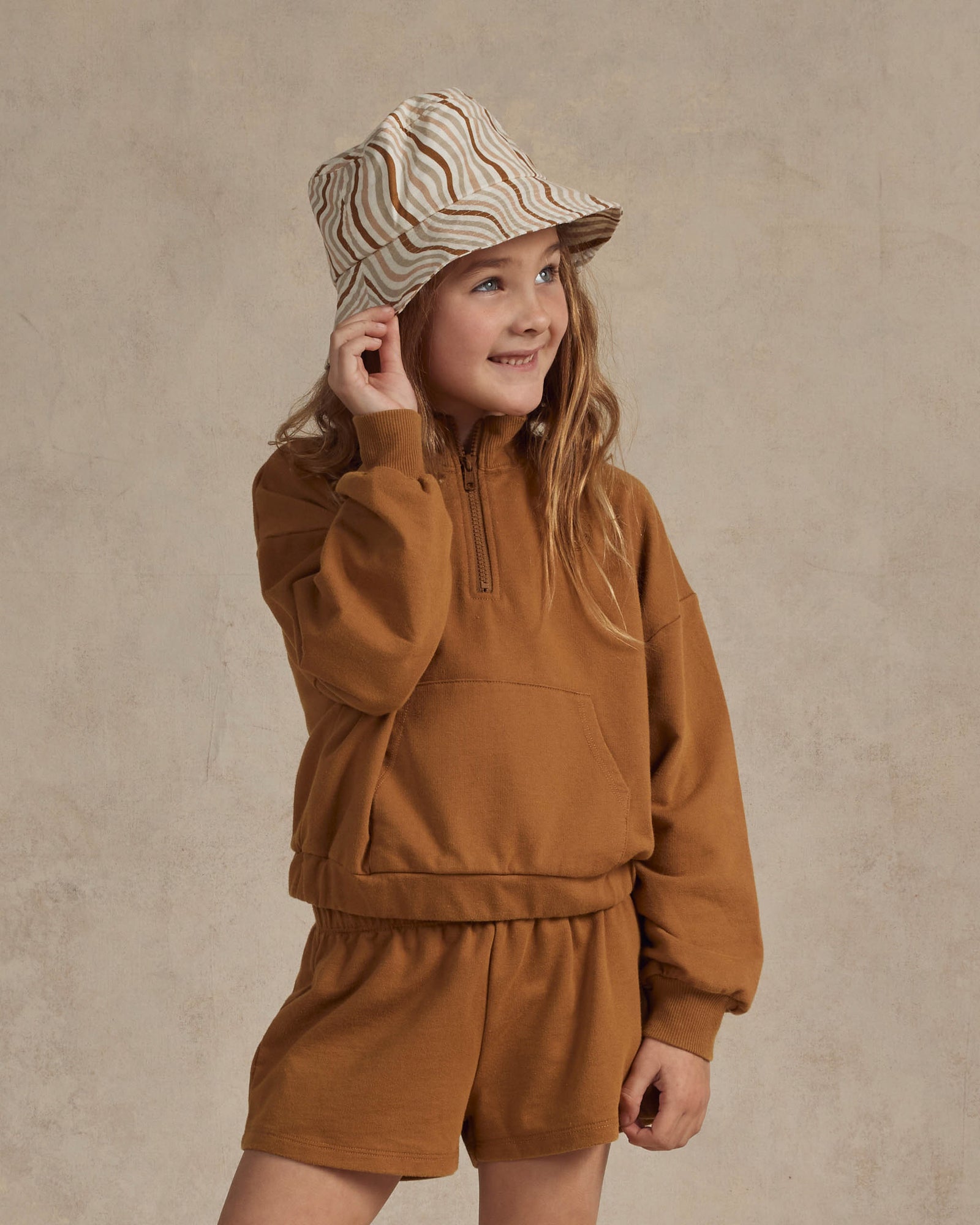 RYLEE + CRU BUCKET HAT / RETRO WAVES