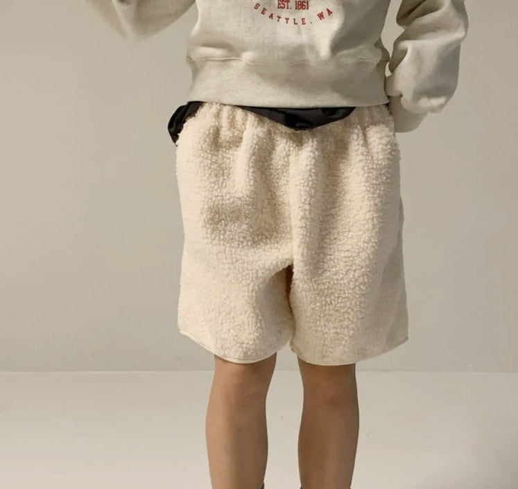 WOMEN&#39;S FLEECE TEDDY SHORTS / CREAM