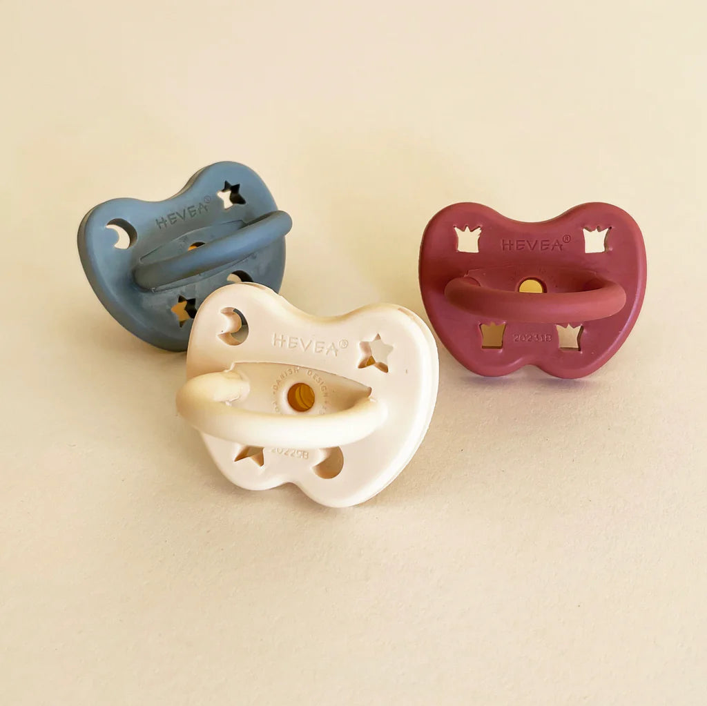 HEVEA PACIFIER / ELVE'S RED