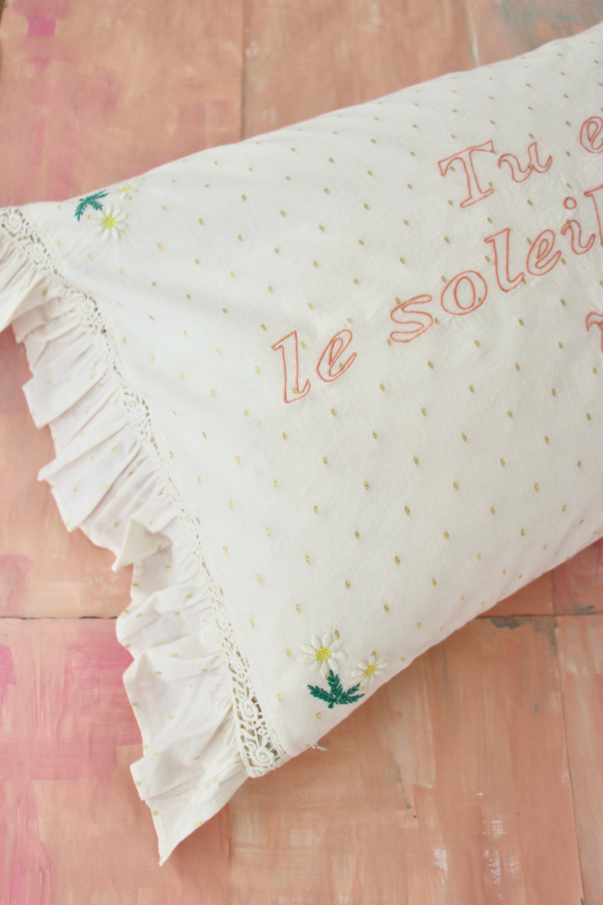 BONJOUR DIARY PILLOW CASE W. LACE & EMBROIDERY / IVORY