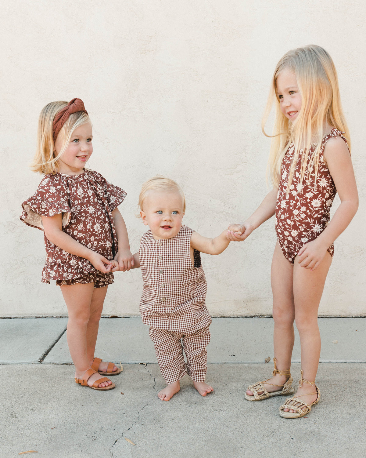 RYLEE + CRU BUTTERFLY TOP / WILD FLORAL