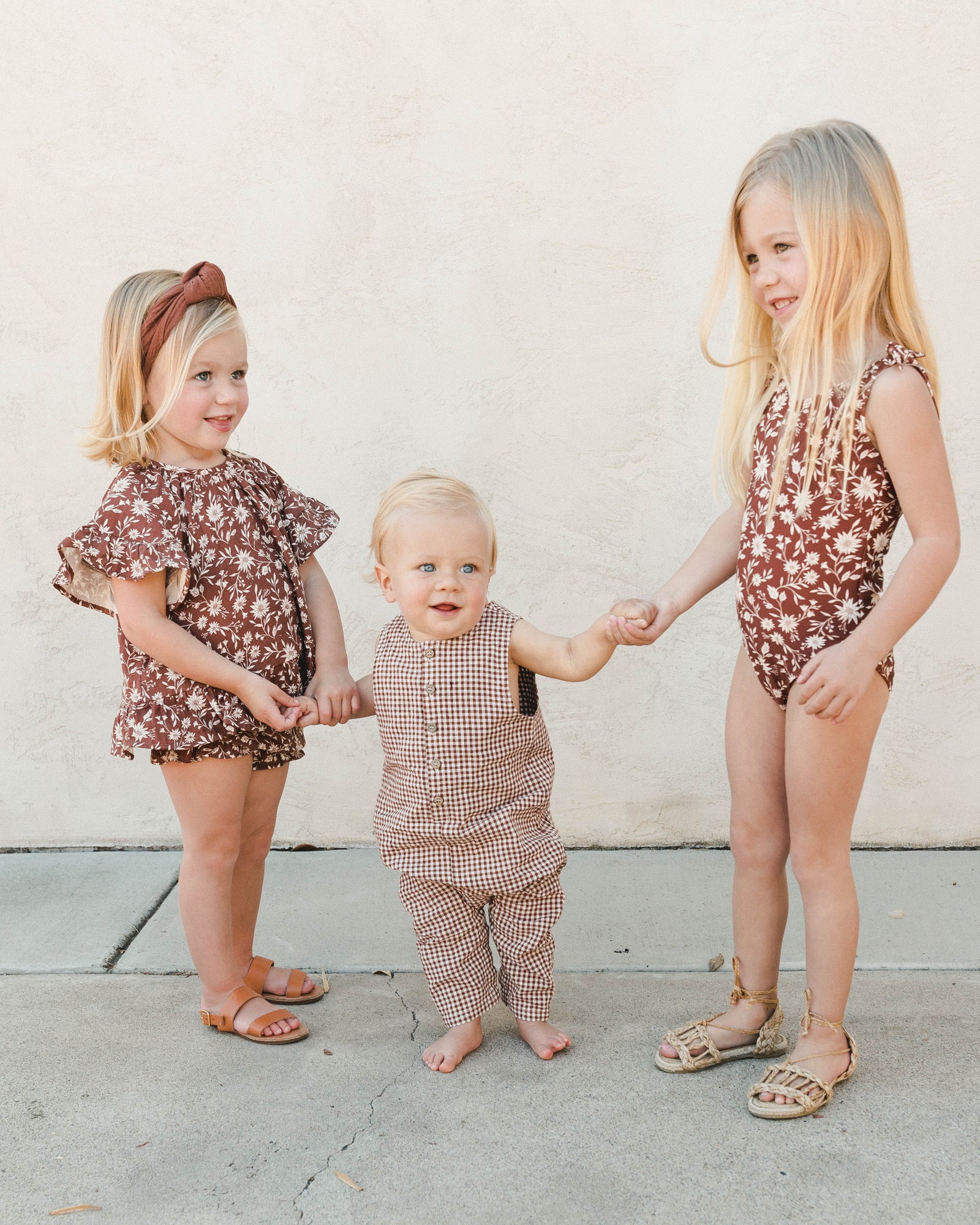 RYLEE + CRU BUTTERFLY TOP / WILD FLORAL