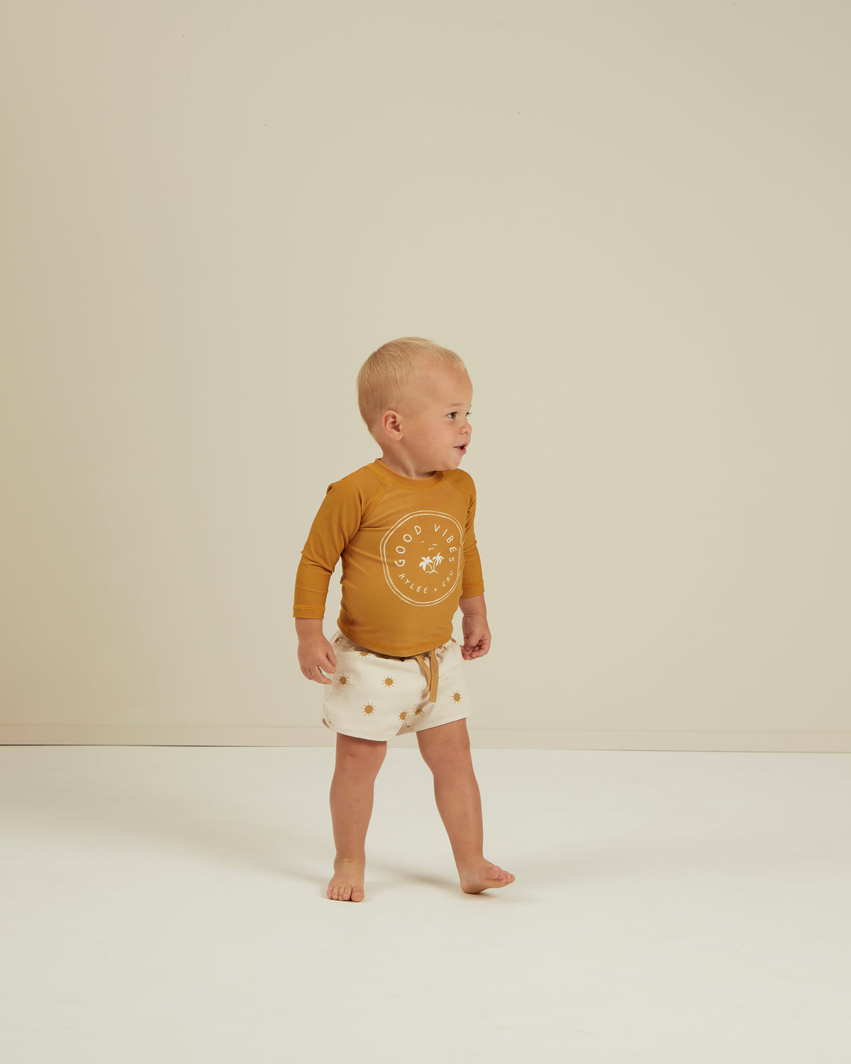 RYLEE + CRU RASHGUARD / GOOD VIBES