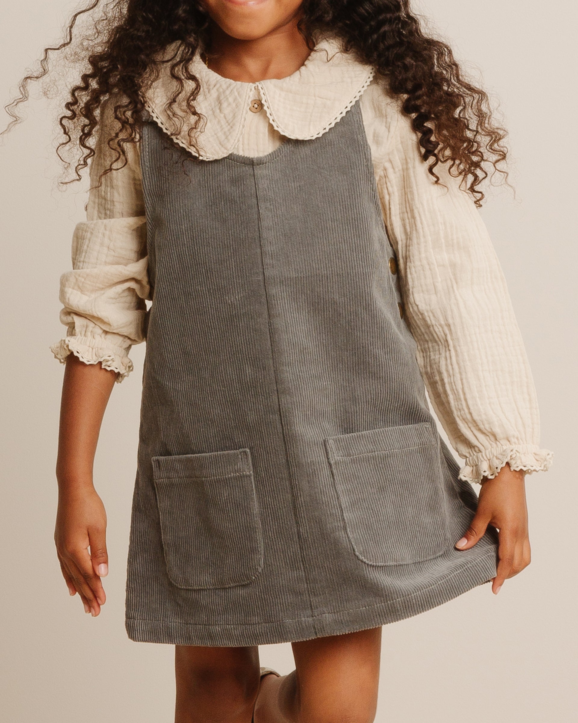 RYLEE + CRU OVERSIZED COLLAR BLOUSE / STONE