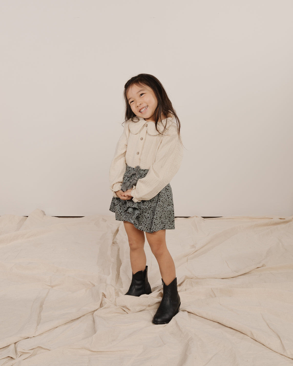 RYLEE + CRU OVERSIZED COLLAR BLOUSE / STONE