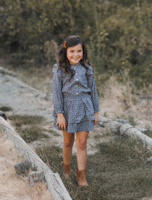 RYLEE + CRU DITSY ROONY BLOUSE / WASHED INDIGO