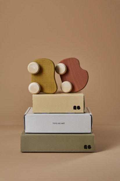 RADUGA GREZ WOODEN TOY CAR / CLAY