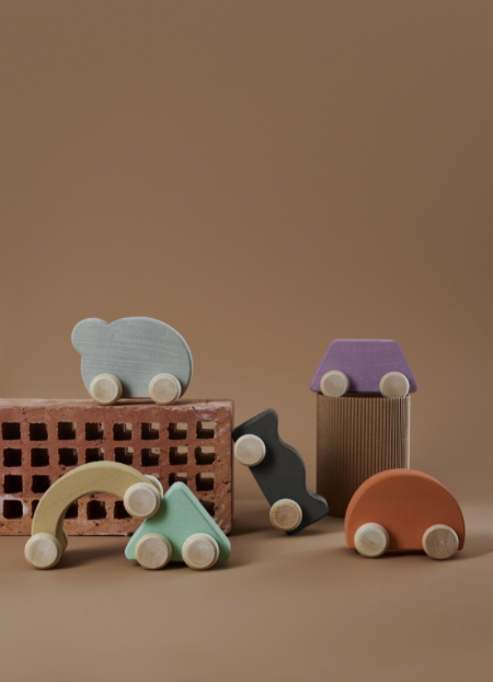 RADUGA GREZ WOODEN TOY CAR / CLAY