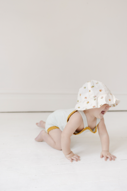 FIN &amp; VINCE BUCKET HAT / EMBROIDERED FLORAL
