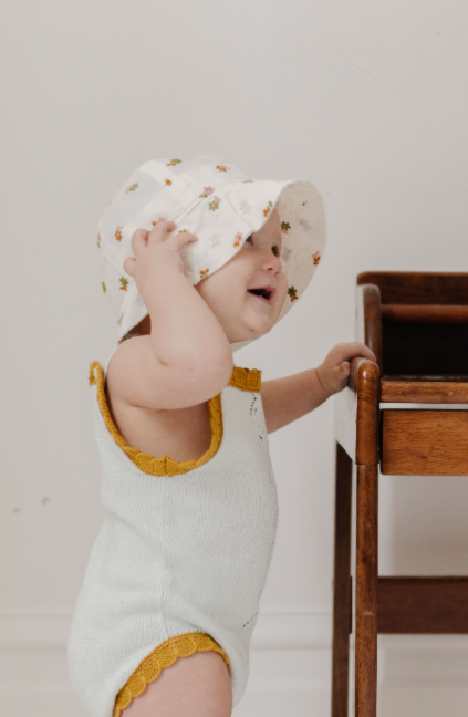FIN &amp; VINCE BUCKET HAT / EMBROIDERED FLORAL