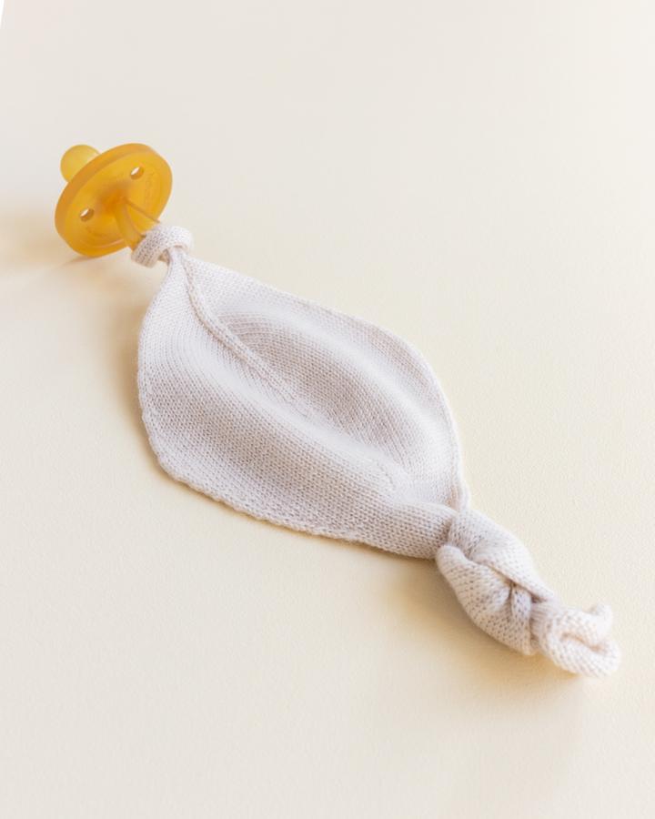 HVID COMFORTER TITI / PACIFIER HOLDER / OFF WHITE