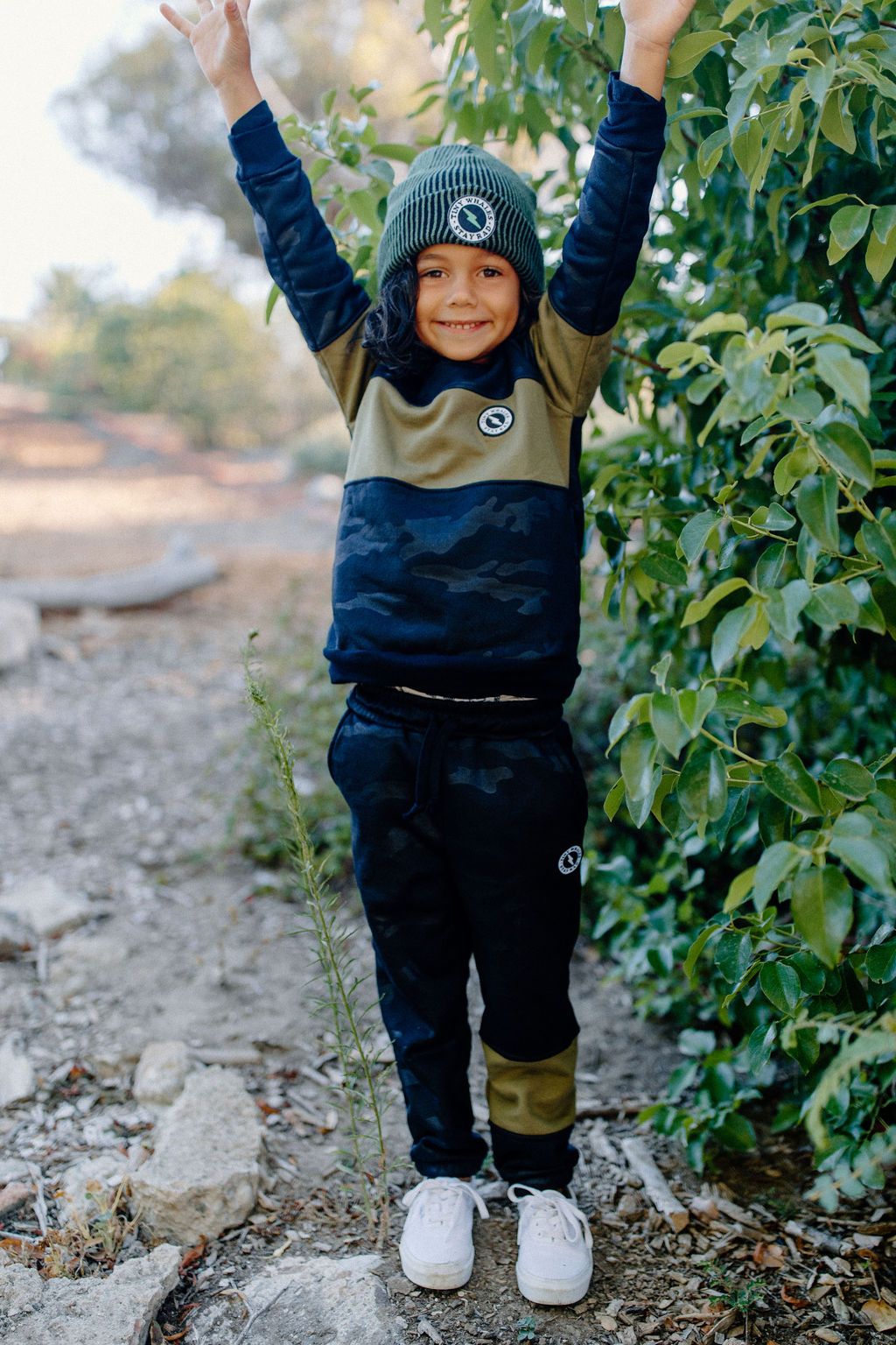 TINY WHALES GOOD VIBES ARMY SWEATPANTS